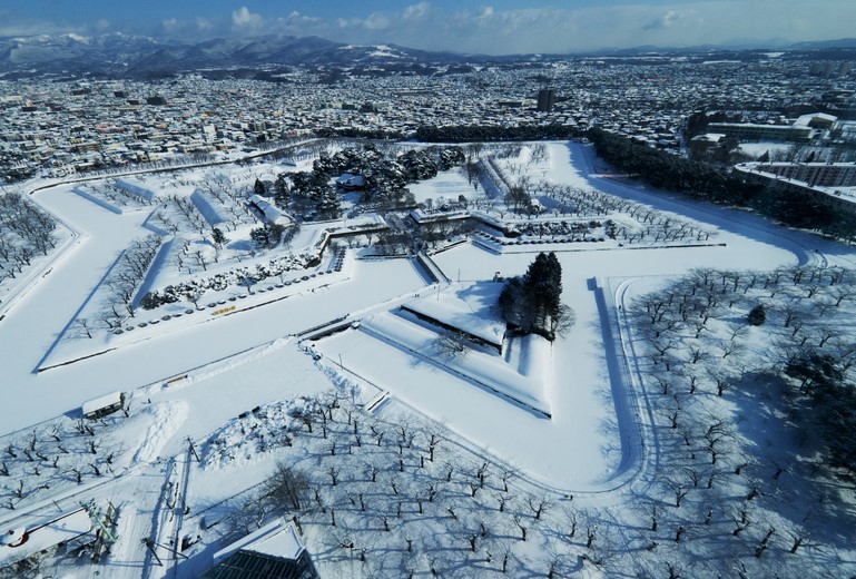 北海道浪漫遊◆尼克斯萌寵企鵝．童話小樽．函館百萬夜景．金森倉庫群．小丑漢堡．三大螃蟹吃到飽．雙溫泉5天
